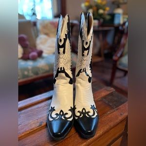 Men’s boots size 13